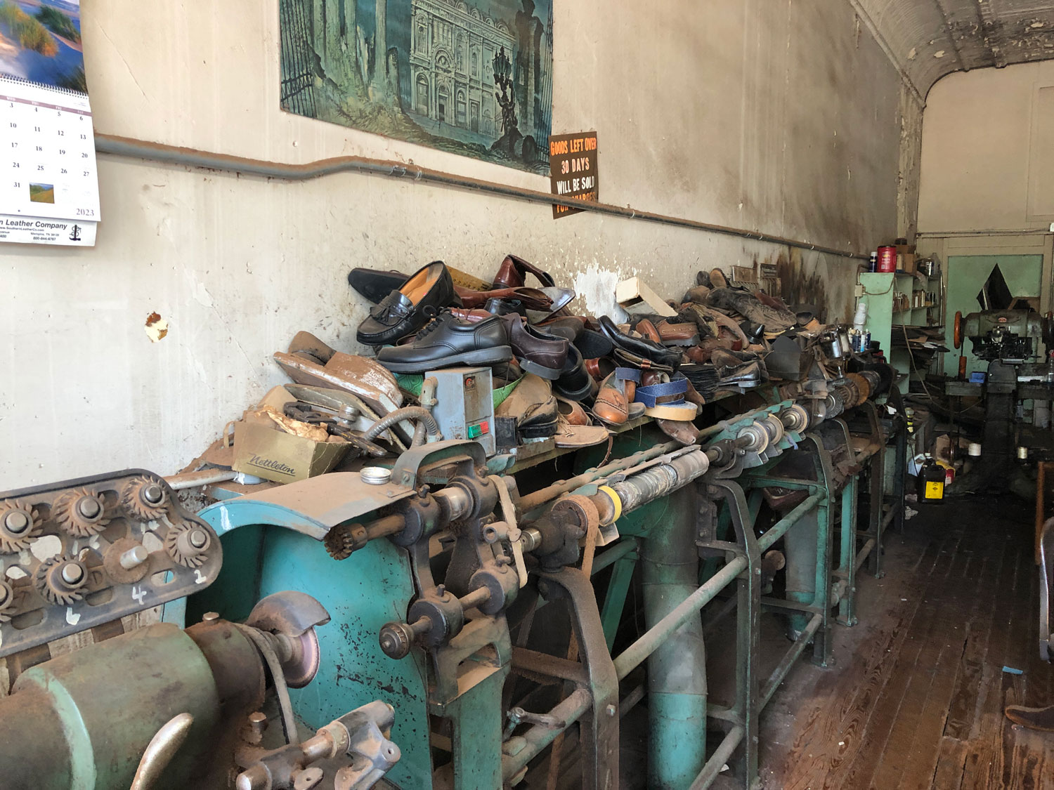 John's Shoe Hospital Shoe Finisher